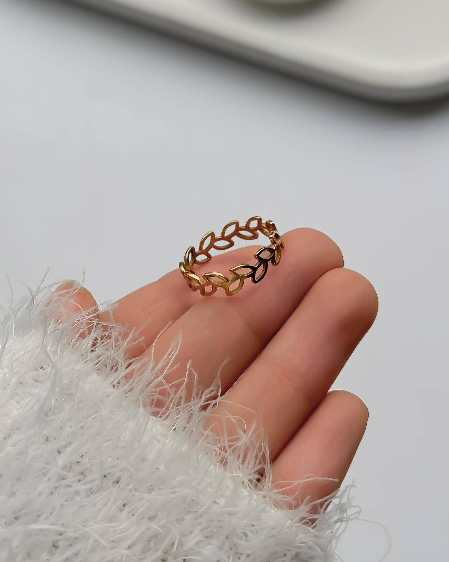 Nyla Serene Vine Ring