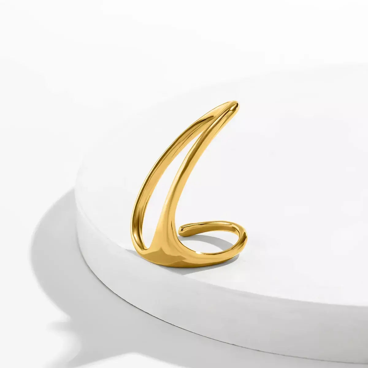 Vyxen Curve Ring