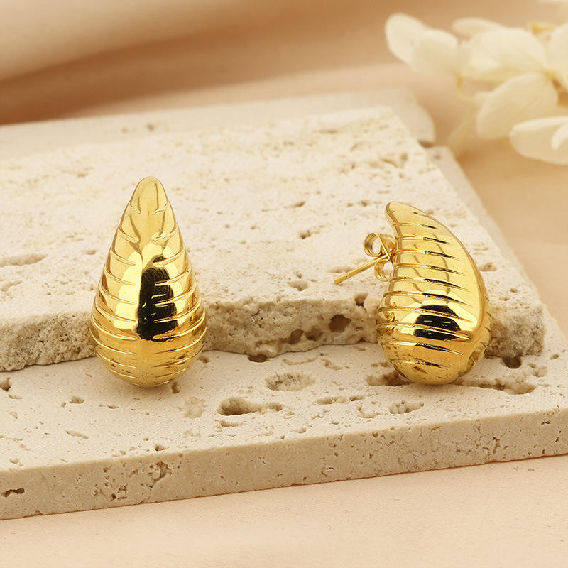 Ivy Textured Drop Earrings